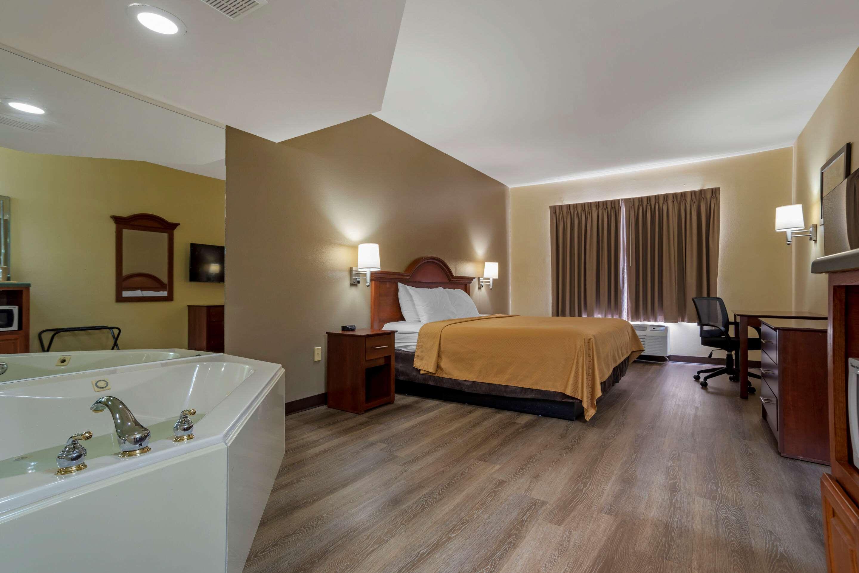 Econo Lodge Inn & Suites Flowood Luaran gambar